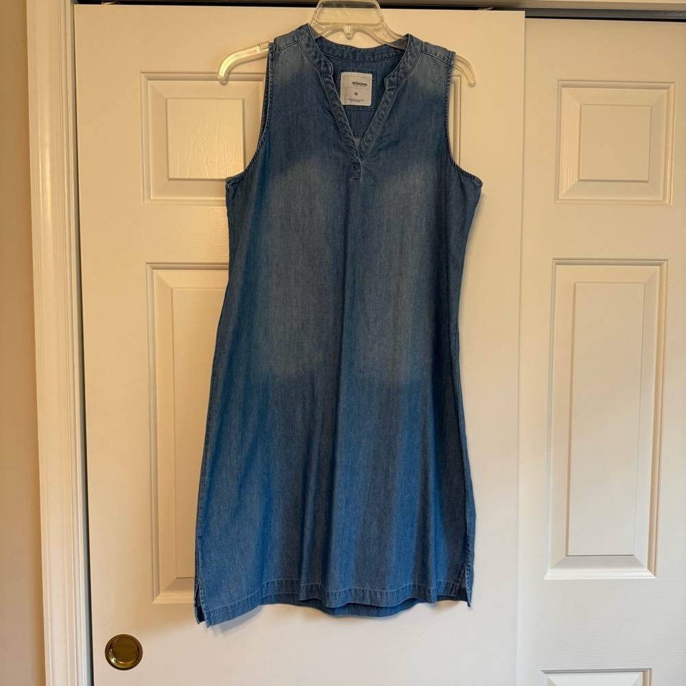 Sonoma Women’s Blue Denim Sleeveless v-neck Dress medium